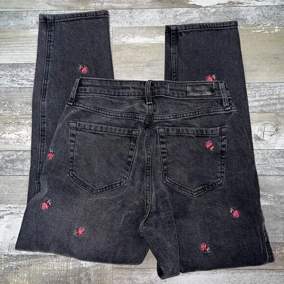 Hollister Curvy High-Rise Mom Jean Embroidered Roses Black Jean Size 1R - Picture 4 of 6